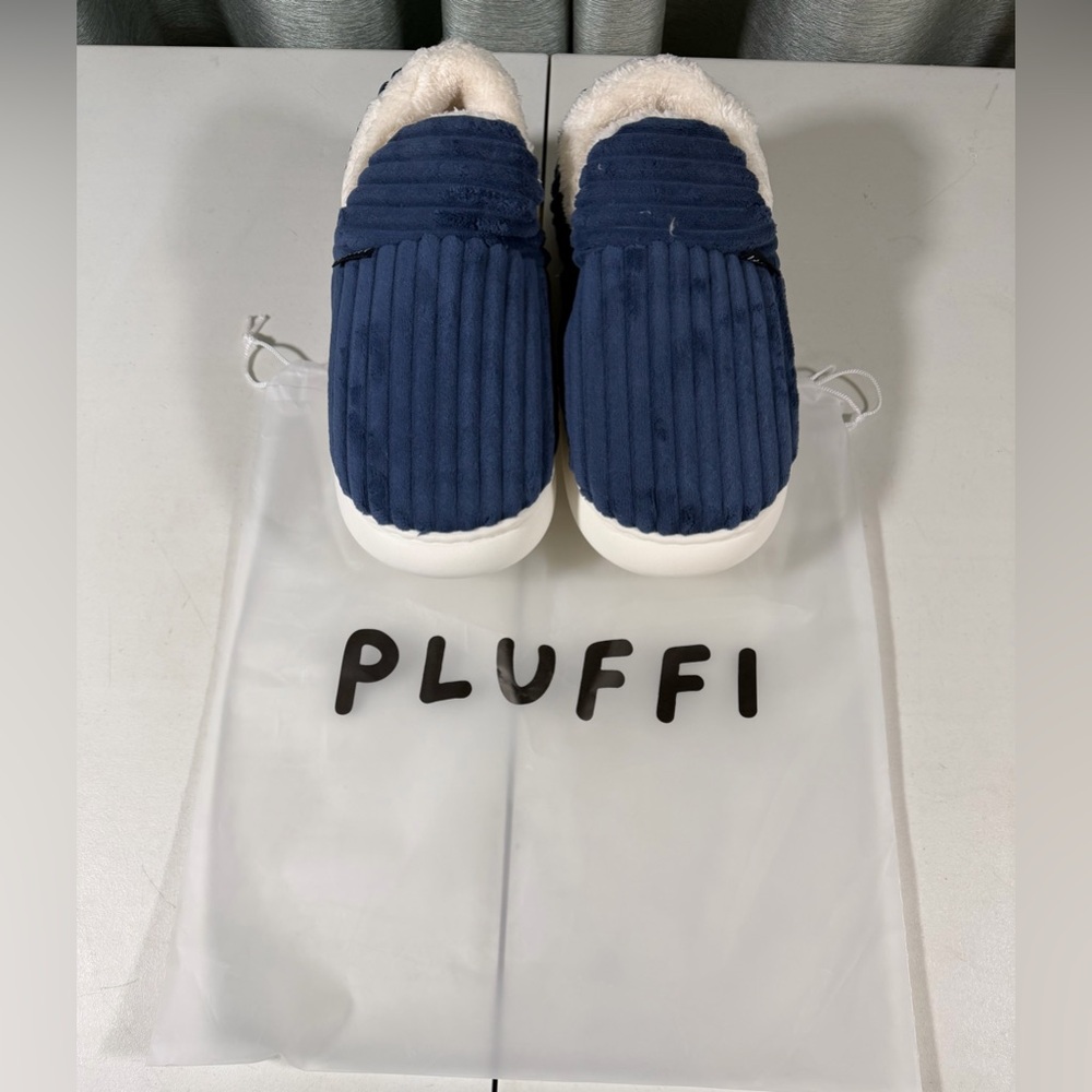 Comfy New PLUFFI Slippers Blue unisex , US Women Sz 7.5-8.5  US Mens 6.5-7.5 NIP